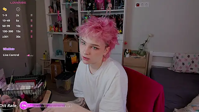 School Love online show from 12/14/25, 07:03