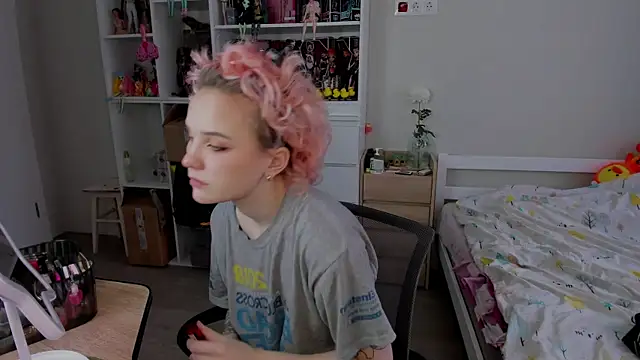 School Love online show from 11/21/25, 07:07