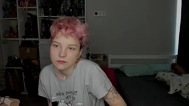 School Love online show from 01/18/26, 07:56