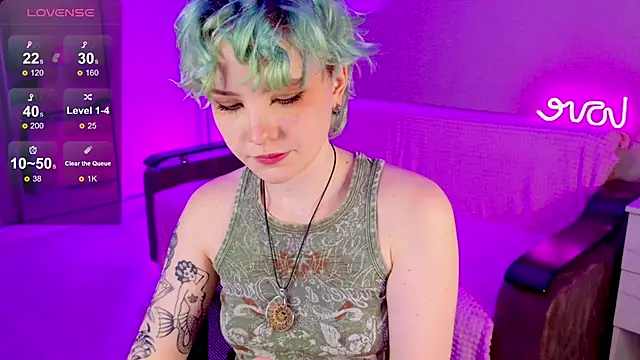 Snapshot of School_Love chatting on 01/19/25, 04:14 School Love online show from 01/19/25, 04:14