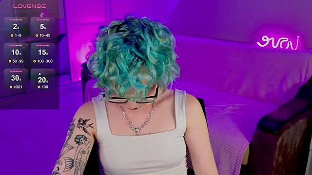 Snapshot of School_Love chatting on 02/23/25, 04:13 School Love online show from 02/23/25, 04:13