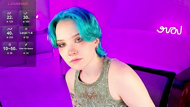 Snapshot of School_Love chatting on 02/05/25, 01:11 School Love online show from 02/05/25, 01:11