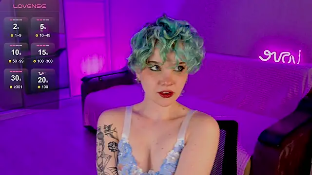 Snapshot of School_Love chatting on 02/26/25, 01:11 School Love online show from 02/26/25, 01:11