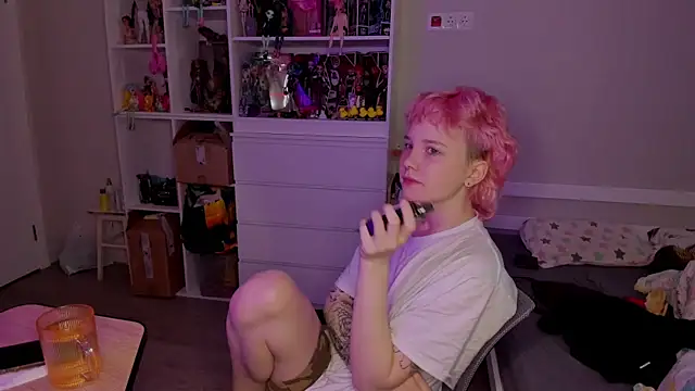 School Love online show from 12/15/25, 07:14