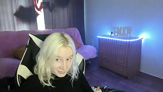 EnigmaSee online show from 05/18/26, 05:23