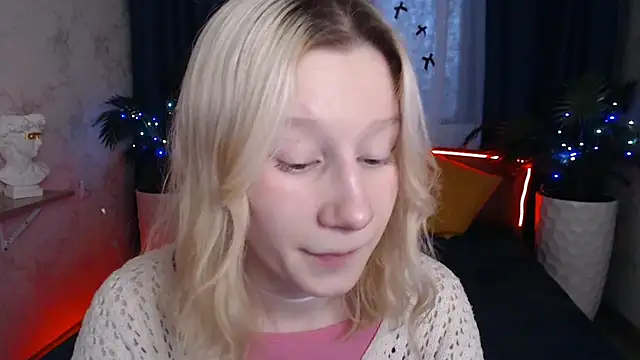 EnigmaSee online show from 12/17/25, 09:03