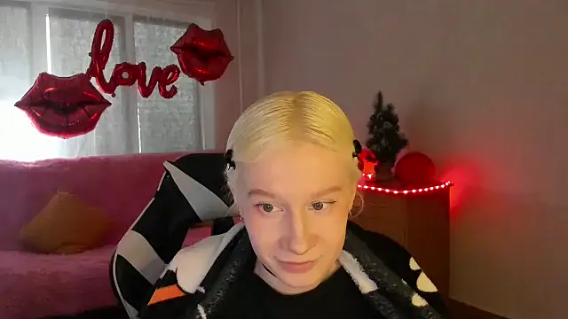 EnigmaSee online show from 03/19/26, 01:49