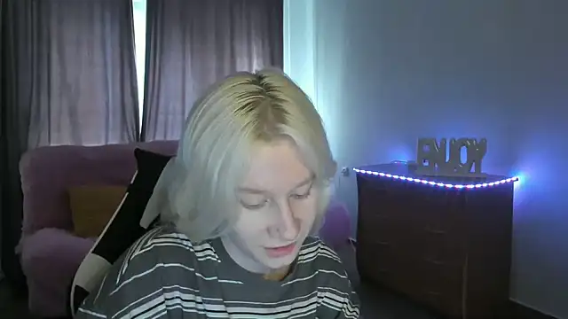 EnigmaSee online show from 06/19/26, 01:44