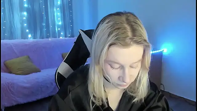 EnigmaSee online show from 12/21/25, 01:08