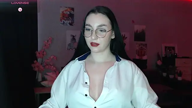 Snapshot of Fluffy_Tiffy chatting on 03/13/25, 06:26 Fluffy Tiffy online show from 03/13/25, 06:26