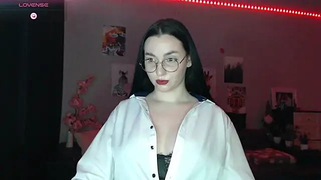 Snapshot of Fluffy_Tiffy chatting on 03/19/25, 04:03 Fluffy Tiffy online show from 03/19/25, 04:03