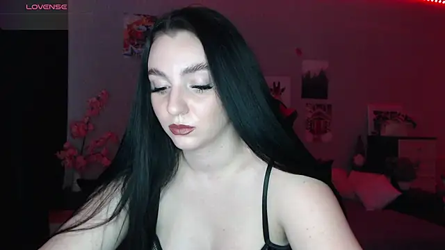 Snapshot of Fluffy_Tiffy chatting on 02/28/25, 07:58 Fluffy Tiffy online show from 02/28/25, 07:58