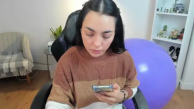  BellaEvans  online show from 01/09/26, 05:36