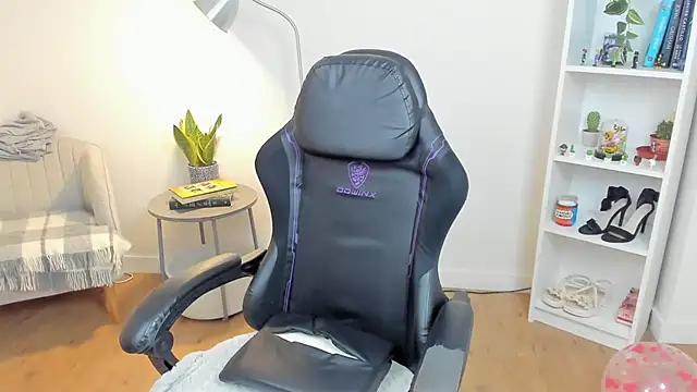  BellaEvans  online show from 11/10/25, 05:45