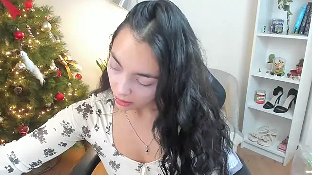  BellaEvans  online show from 12/04/25, 05:50