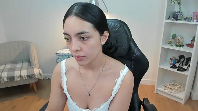  BellaEvans  online show from 02/25/26, 05:51