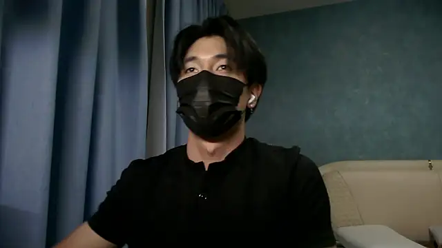Snapshot of wuzhimao0207 chatting on 06/18/26, 03:28 wuzhimao0207 online show from 06/18/26, 03:28