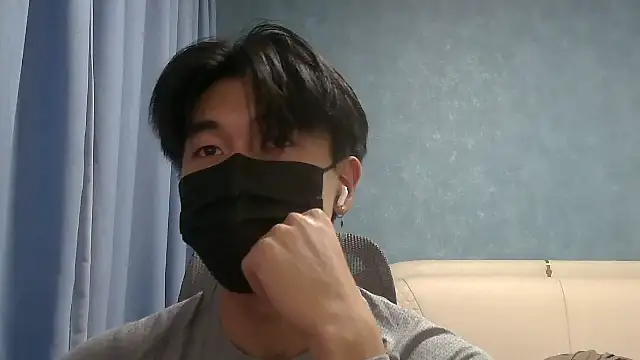 Snapshot of wuzhimao0207 chatting on 05/18/26, 03:06 wuzhimao0207 online show from 05/18/26, 03:06