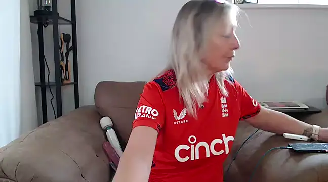 Snapshot of Ladystargazer1966 chatting on 01/10/25, 12:36 Ladystargazer1966 online show from 01/10/25, 12:36