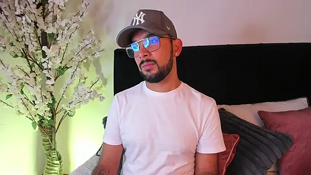  PauloDaSilva  online show from 03/26/26, 11:08