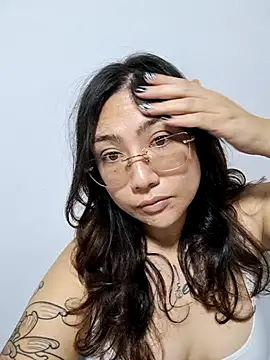 Mia Ruiz online show from 10/31/25, 02:08