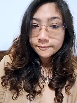 Mia Ruiz online show from 12/18/25, 03:11