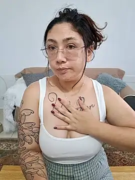 Mia Ruiz online show from 09/28/25, 08:49