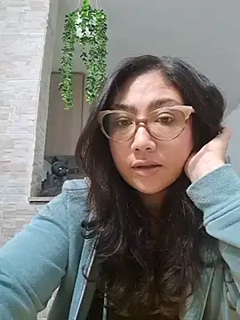 Mia Ruiz online show from 03/03/25, 12:23