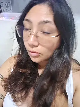 Mia Ruiz online show from 11/14/25, 03:10