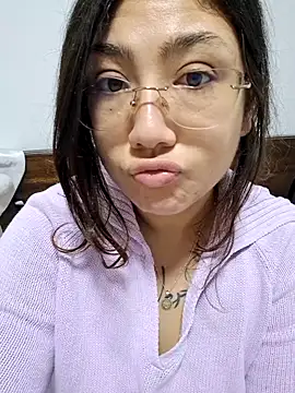 Mia Ruiz online show from 11/28/25, 03:07