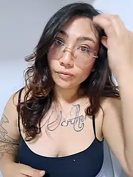 Mia Ruiz online show from 11/12/25, 03:10