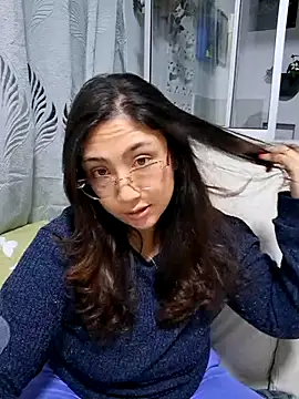 Mia Ruiz online show from 10/28/25, 02:12