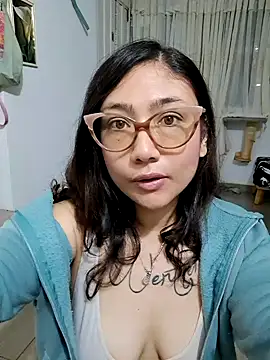 Mia Ruiz online show from 02/04/25, 12:40