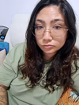 Mia Ruiz online show from 12/21/25, 03:19