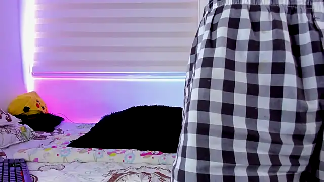 aldrinwhite online show from 10/07/25, 05:03