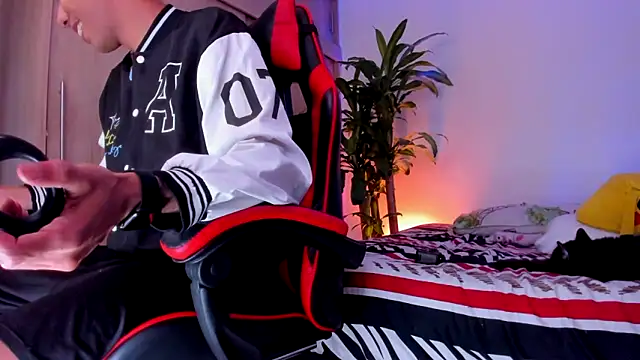 aldrinwhite online show from 04/15/26, 10:43