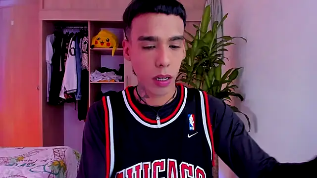 aldrinwhite online show from 11/24/25, 05:35