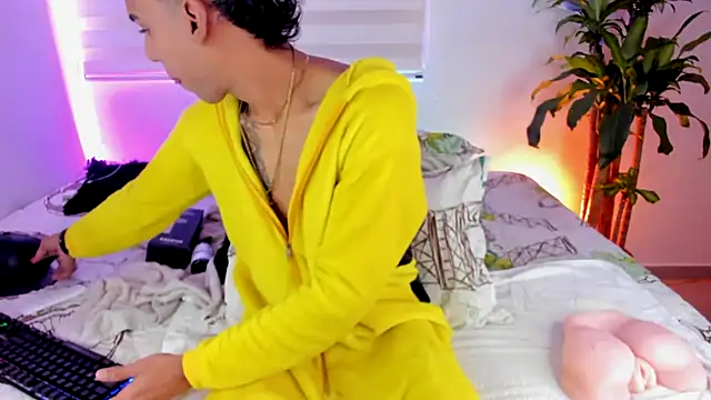 aldrinwhite online show from 10/06/25, 05:02