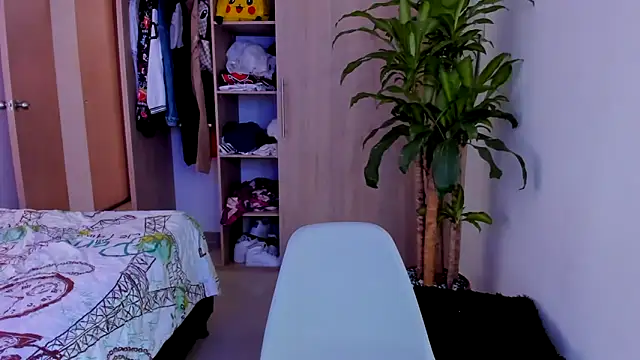 aldrinwhite online show from 11/30/25, 02:51