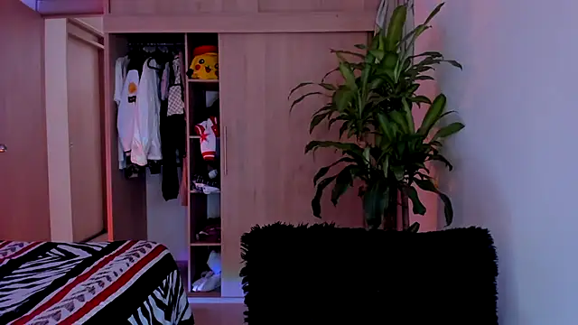 aldrinwhite online show from 12/19/25, 03:47