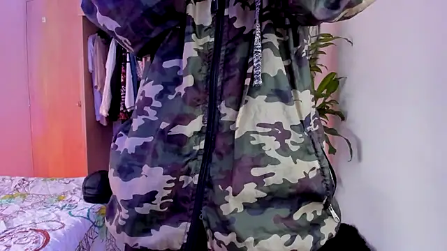 aldrinwhite online show from 12/04/25, 04:50