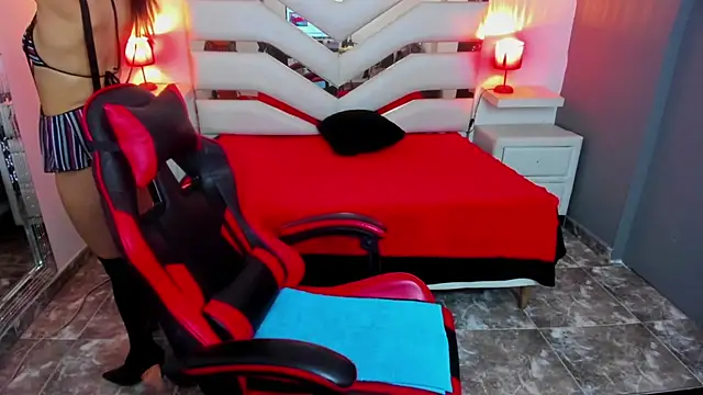 KateTompson  online show from 11/13/25, 08:02