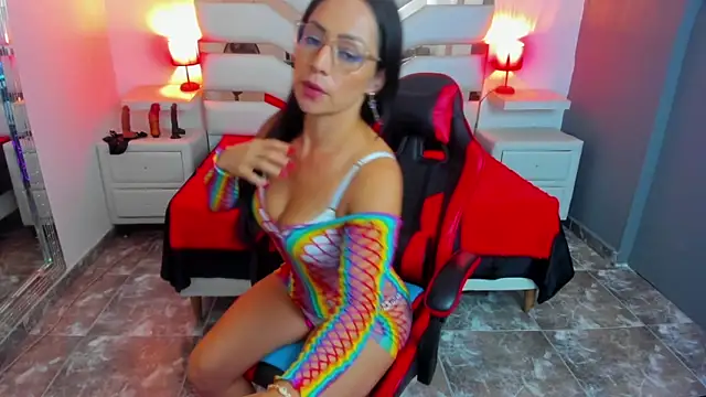 KateTompson  online show from 09/21/25, 12:21