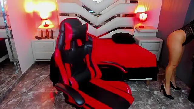 KateTompson  online show from 11/15/25, 07:51