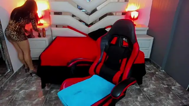 KateTompson  online show from 11/20/25, 08:42