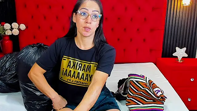 KateTompson  online show from 07/21/26, 07:37