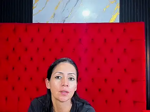KateTompson  online show from 06/07/26, 07:30