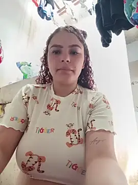 Mommy-Hot online show from 05/11/26, 04:15