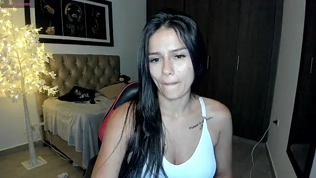 Snapshot of cloe_fox chatting on 01/19/25, 05:58 cloe fox online show from 01/19/25, 05:58