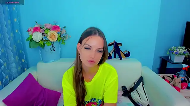 Snapshot of LindaaLu chatting on 06/10/26, 02:57 LindaaLu online show from 06/10/26, 02:57